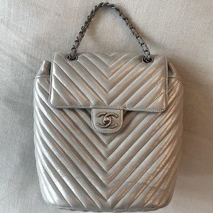 ⭐️Chanel⭐️ Urban Spirit Iridescent Chevron Calfskin Backpack
